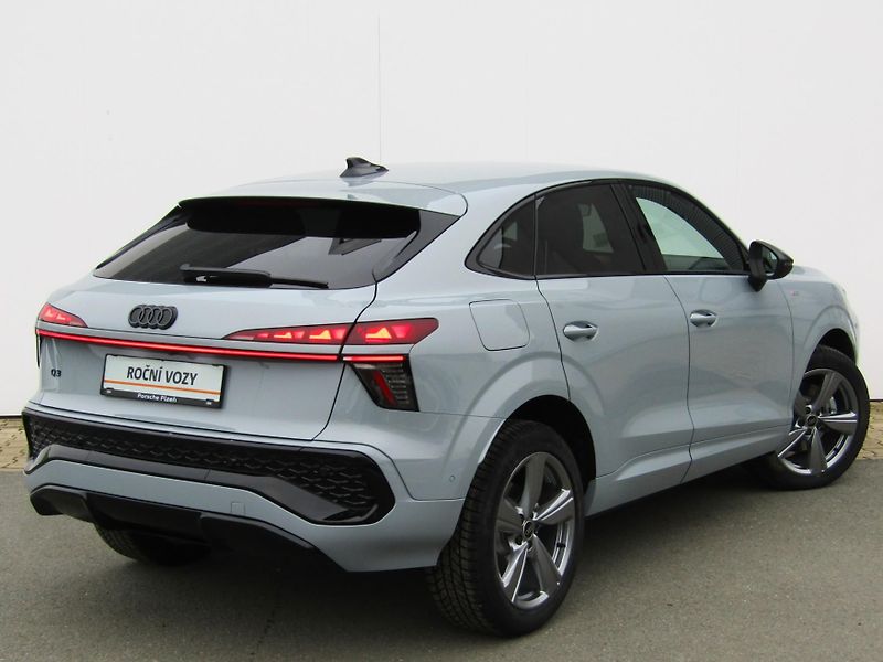 Audi Q3 2,0 TDI 110 kW - fotka 2 z 30