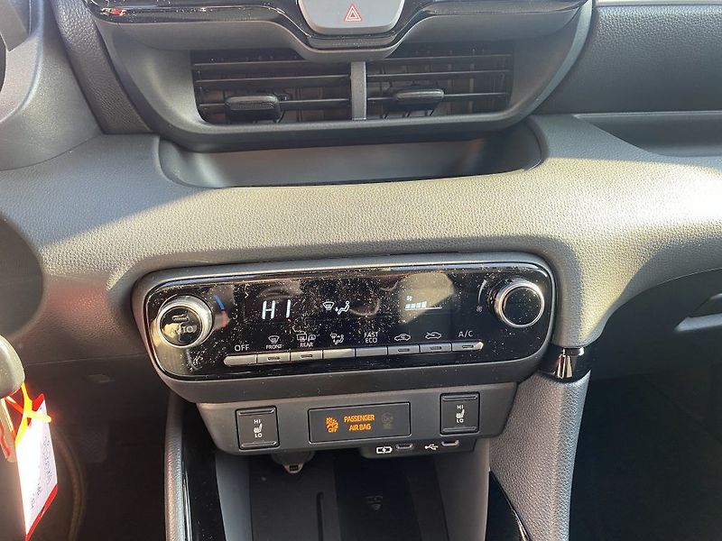 Toyota Yaris 1.5 Hybrid 116 CVT Style - fotka 21 z 24