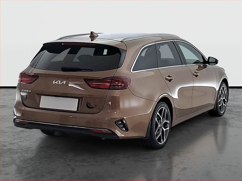 Kia Ceed (2023) 1.5 T-GDI - fotka 5 z 18