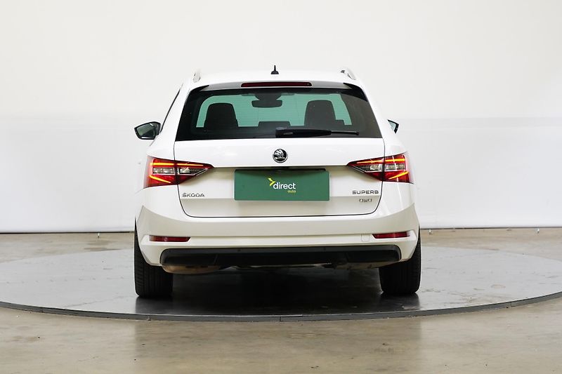Škoda Superb - fotka 6 z 28