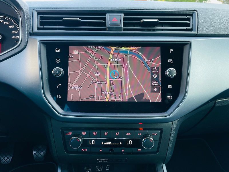 Seat Arona 1.0TSI 85KW 1.MAJITEL SENZORY  - fotka 35 z 46