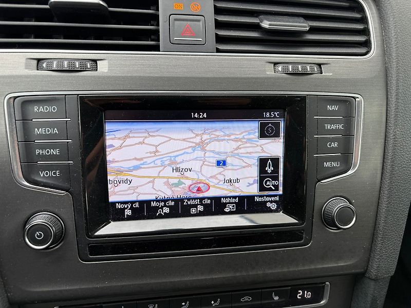 Volkswagen Golf 1.2TSI, 63kW, AC, Kamera, TZ - fotka 14 z 20