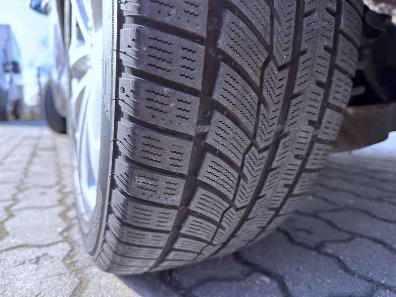 Ford Mondeo 1.6i 118 kW serviska - fotka 15 z 16
