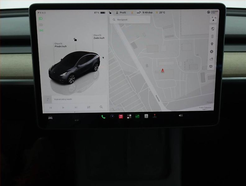 Tesla Model Y (2022) Long Range AWD 79kWh, SoH 90% - fotka 12 z 21