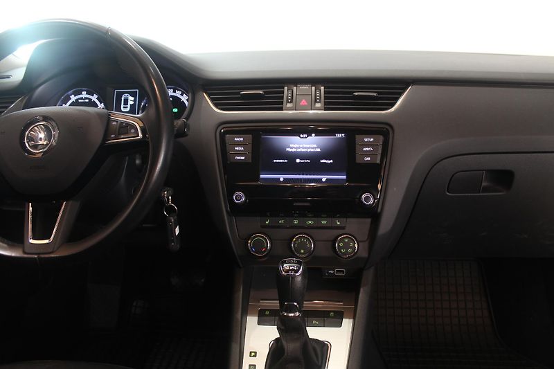 Škoda Octavia (2019) 2.0TSI DSG 4x4 140kW  - fotka 23 z 29