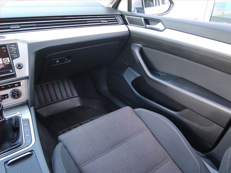Volkswagen Passat (2015) Comfortline 2.0 TDI, Navi - fotka 8 z 18