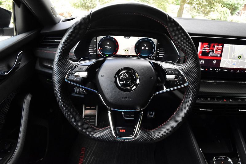 Škoda Octavia RS 2.0 TDI 147 kW DSG 4X4, ČR - fotka 15 z 50