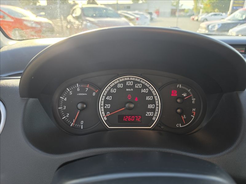 Suzuki Swift 1,3 i 67KW KLIMA ALU STK - fotka 14 z 44
