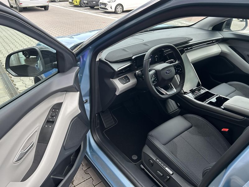 Ford Explorer 52 kWh dojezd (125 kW/170 k) - fotka 14 z 34