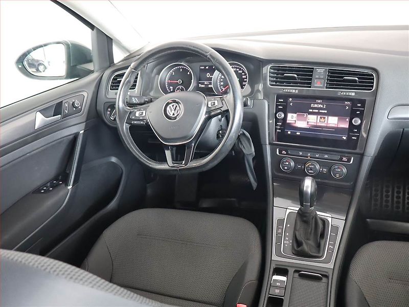 Volkswagen Golf (2017) Comfortline 2.0 TDI, Automat - fotka 7 z 23