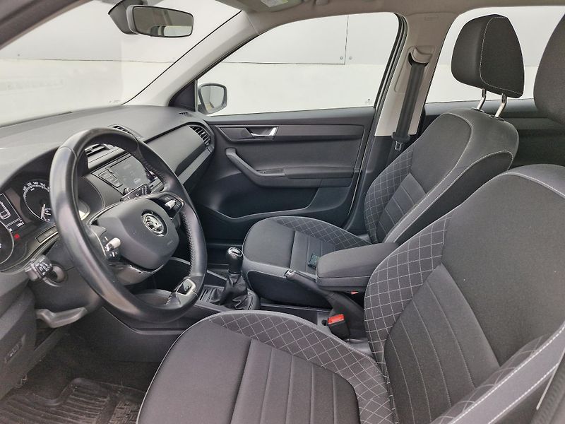 Škoda Fabia IIIF Tour Ambition 1,0 TSI  - fotka 5 z 6