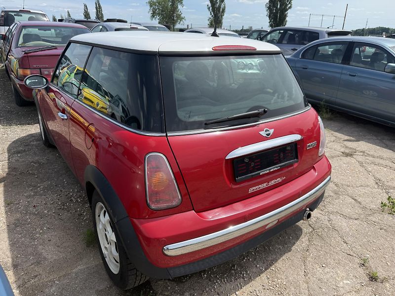 Mini Cooper (2003) 1.6 85kw - fotka 3 z 14