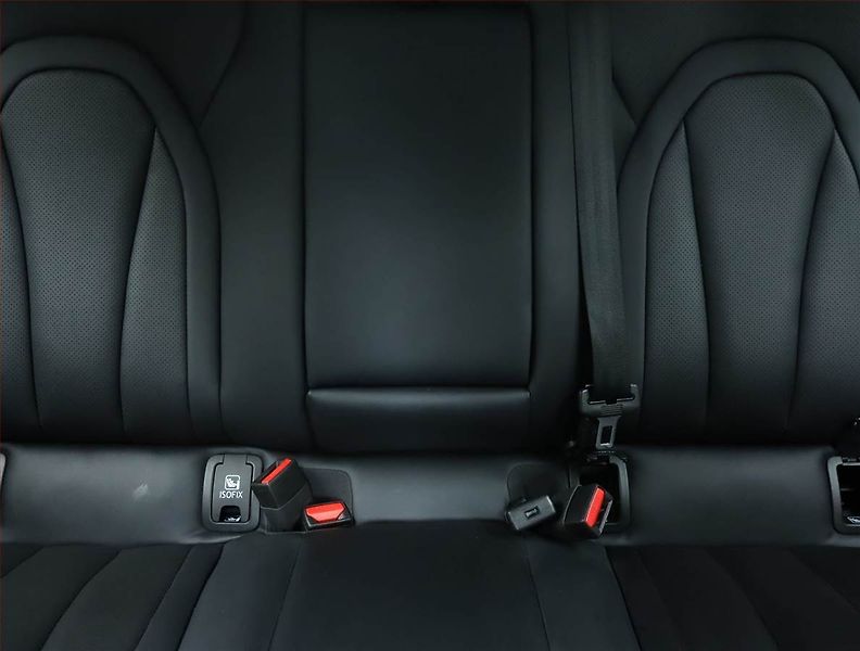 Omoda 5 EV (2025) Premium 61 kWh - fotka 10 z 25