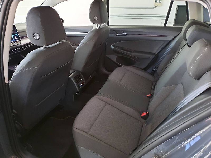 Volkswagen Golf Variant (2025) People 1.5 eTSI (85kW/116k) DS - fotka 8 z 25
