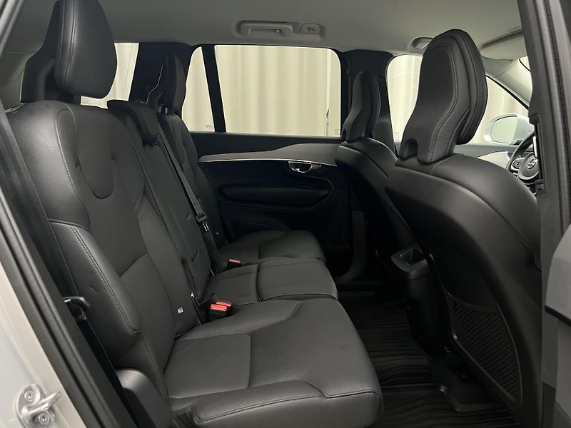 Volvo XC90 B5 AWD CORE AUT 7 MÍST - fotka 22 z 43