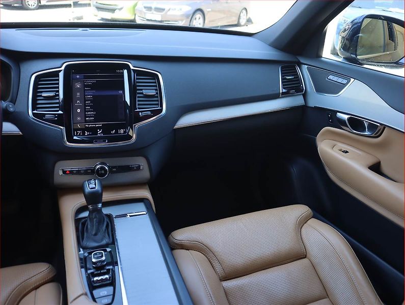 Volvo XC90 (2016) D5 AWD - fotka 8 z 28