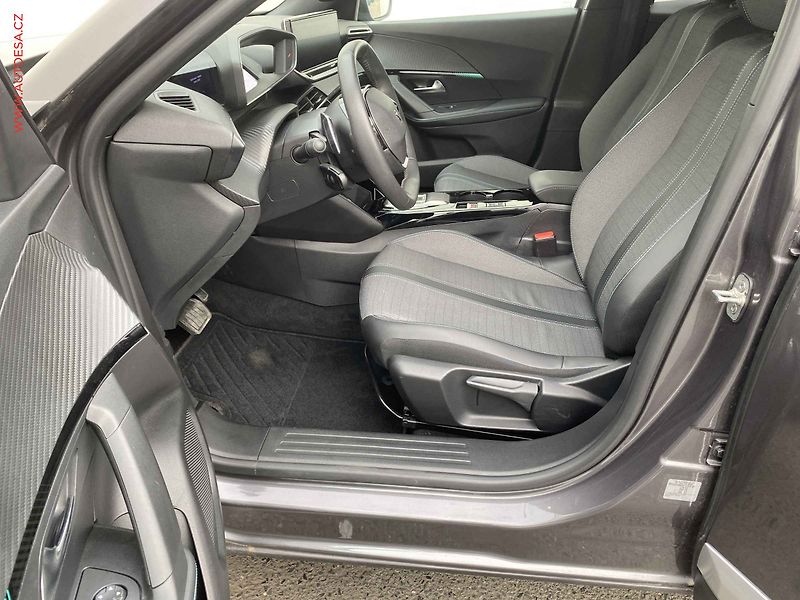 Peugeot 2008 (2023) 1.2 PT, Allure, AT, LED, TZ - fotka 9 z 19