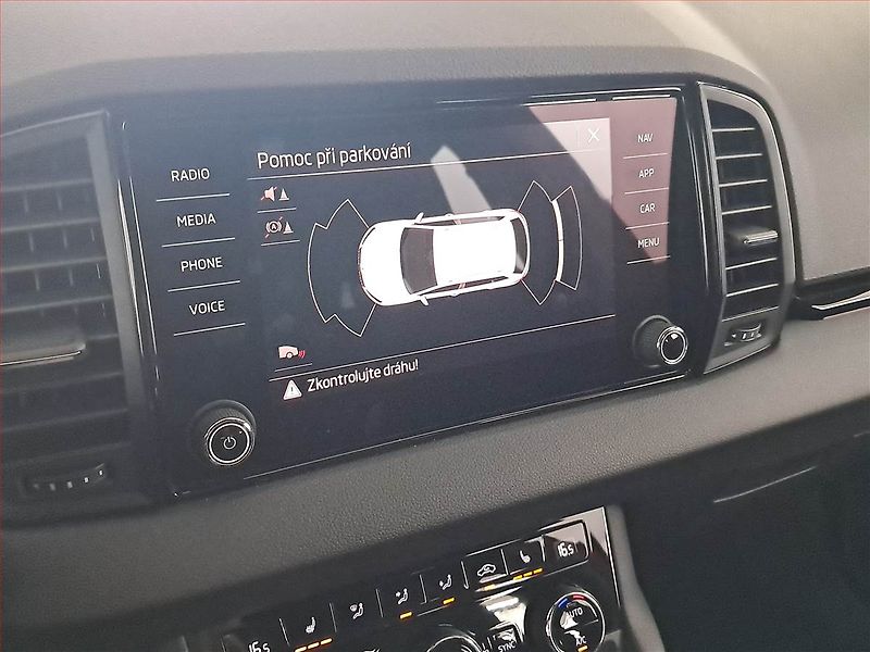 Škoda Karoq (2021) Sportline 1.5 TSI - fotka 28 z 30