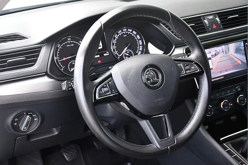 Škoda Superb 1.6TDi 88kW STYLE - fotka 16 z 40
