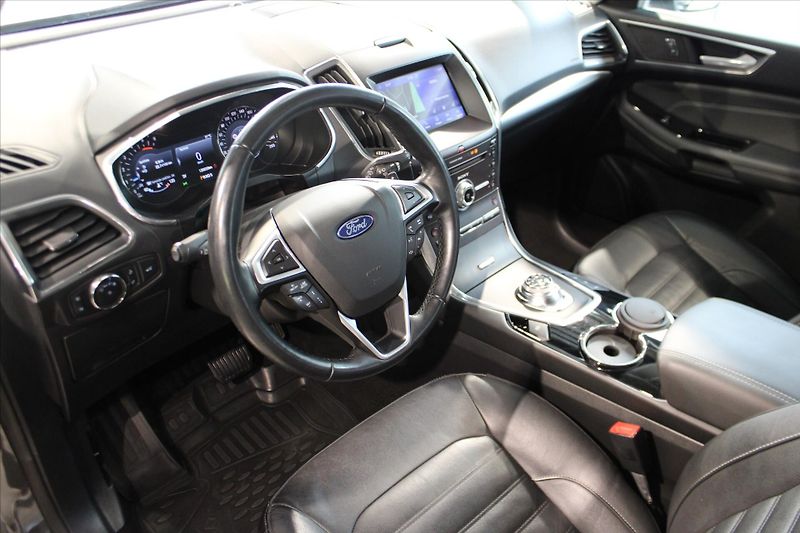 Ford Galaxy EcoBlue Automatik Titanium ACC - fotka 10 z 23
