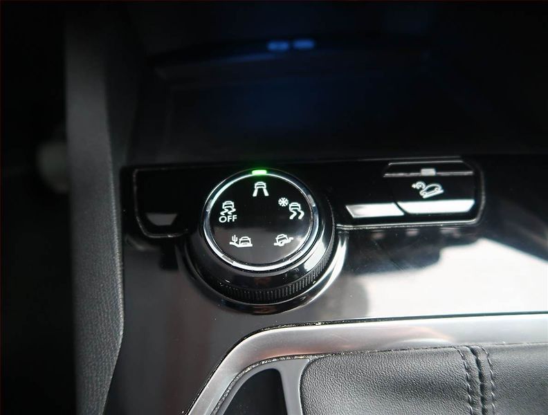 Peugeot 5008 (2021) Allure 1.5 BlueHDi - fotka 22 z 25