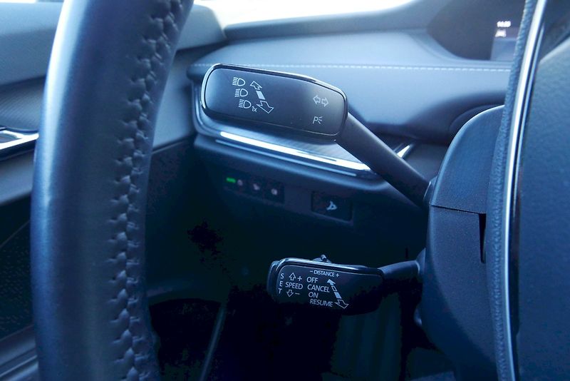 Škoda Enyaq (2024) 85x (82 kWh) 210 kW Sportline - fotka 16 z 33