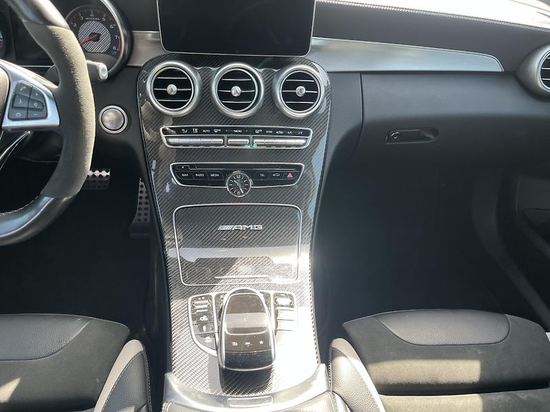 Mercedes-Benz Třídy C (2017) C63S AMG V8 Biturbo  - fotka 23 z 55