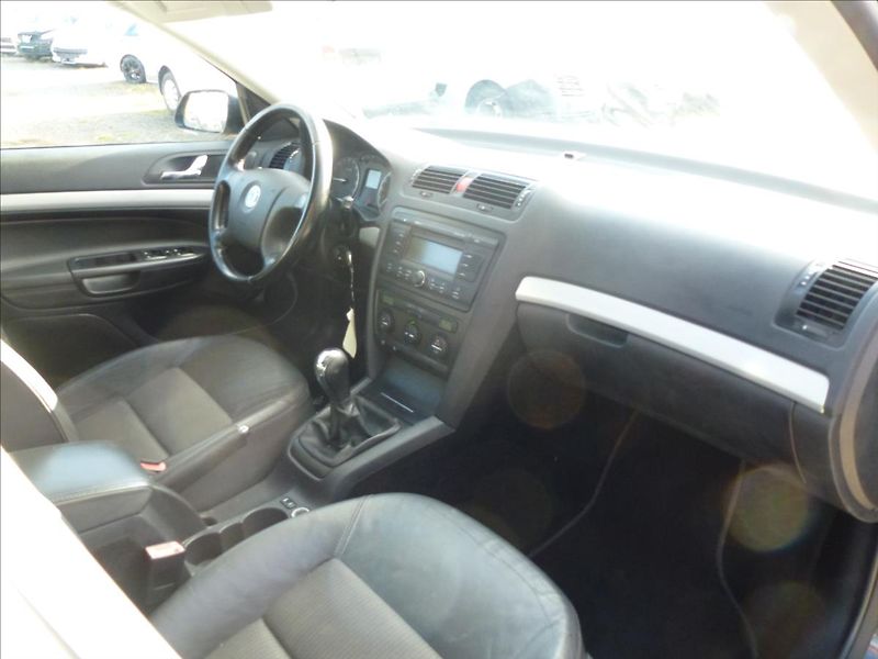Škoda Octavia 1,9 TDI Pěkná - Bez koroze!!! - fotka 30 z 50