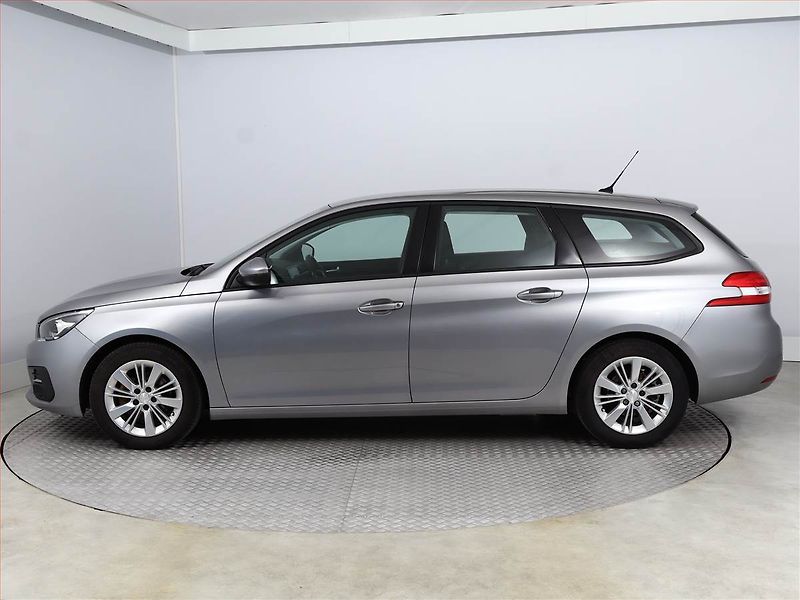 Peugeot 308 (2019) 1.2 PureTech, Serv.kniha - fotka 3 z 16
