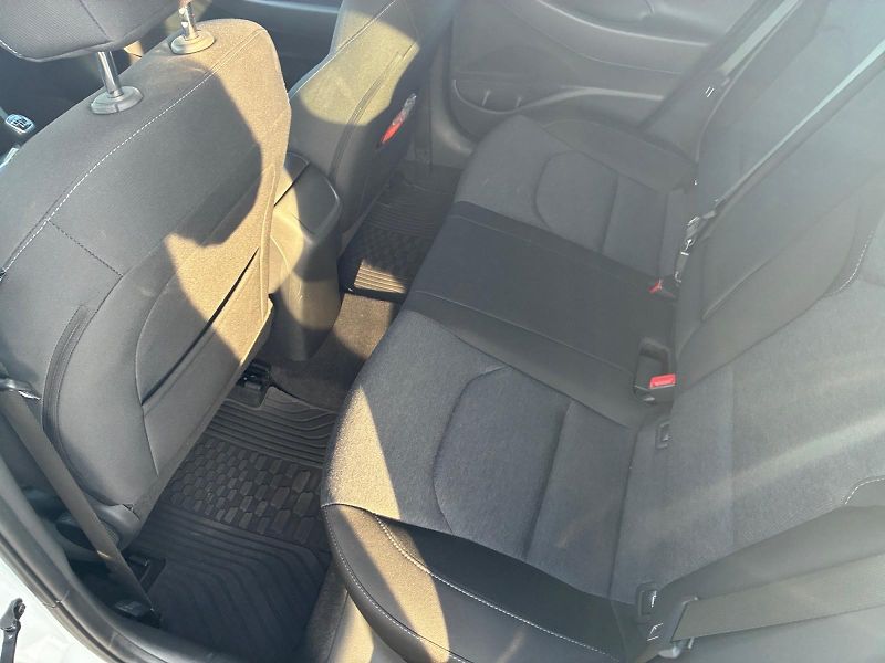 Hyundai i30 (2023) SMART 1.0T-GDI 88kW CZ DPH - fotka 8 z 11