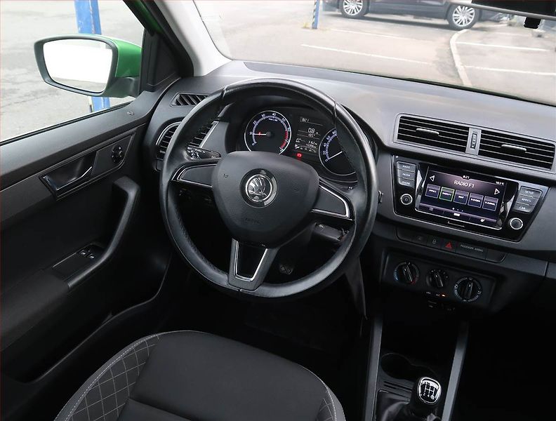 Škoda Fabia (2019) Ambition 1.0 - fotka 7 z 18
