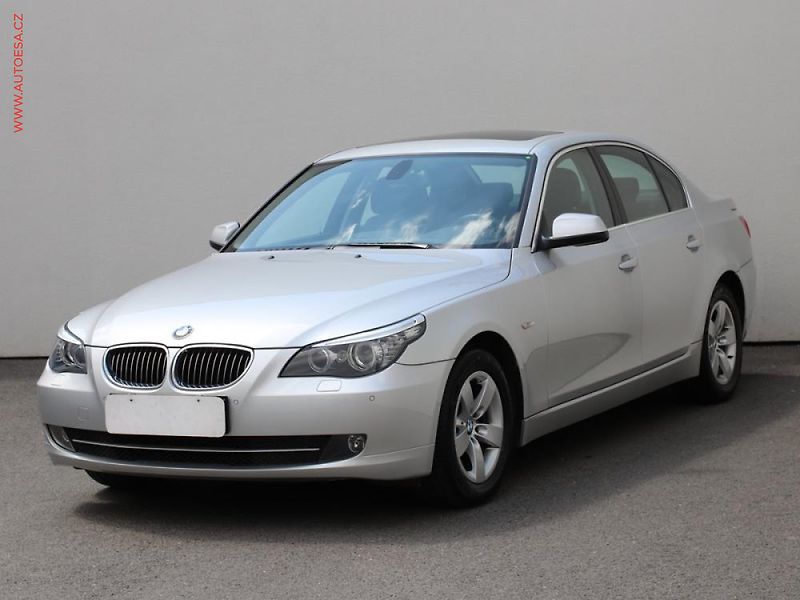 BMW Řada 5 (2008) 3.0 525i, AT, bixen, kůže - fotka 3 z 3