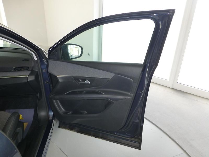Peugeot 5008 (2020) 1,5HDI-96KW*NAVI**KAMERA*7MÍST - fotka 21 z 33