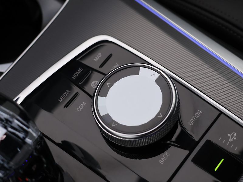 BMW X5 3,0 M50d 294kW CZ DPH FULL SER - fotka 29 z 38