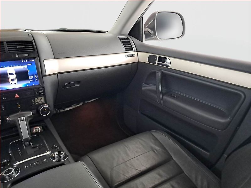 Volkswagen Touareg (2009) 3.0 TDI, 4X4, Automat, Xenony - fotka 8 z 21