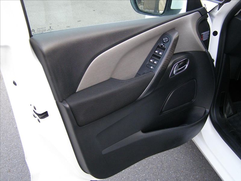 Citroën C4 Picasso 1,6   1 Majitel po STK 2x AL k - fotka 15 z 48