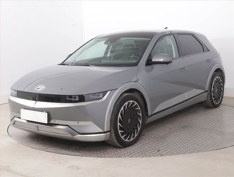 Hyundai Ioniq 5 (2022) Power 4x4, SoH 94% - fotka 2 z 21