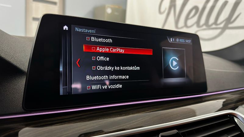 BMW Řada 5 XDIRVE/SPORT LINE/2 SADY GUM - fotka 42 z 55