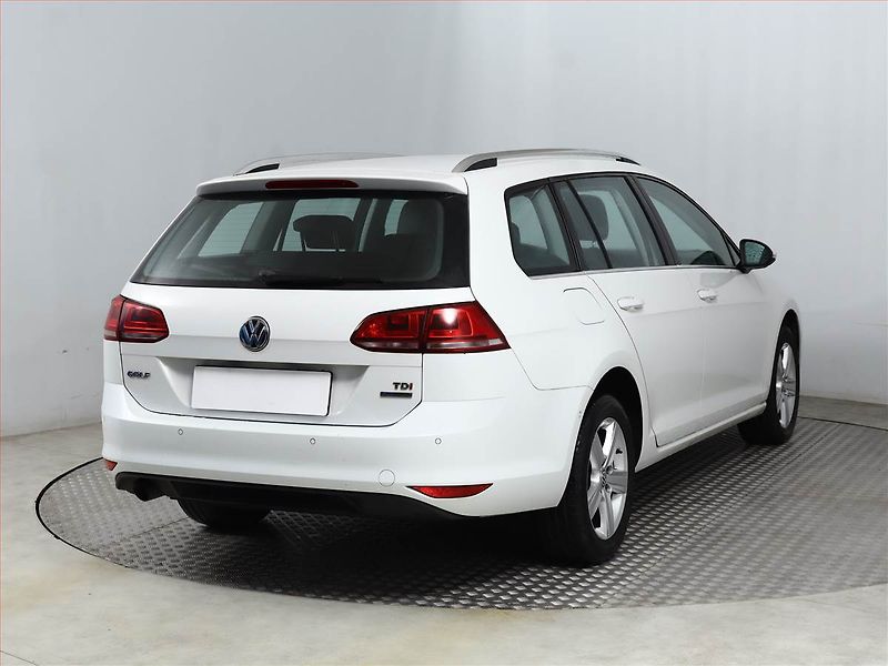 Volkswagen Golf (2014) Comfortline 1.6 TDI, Automat - fotka 5 z 15