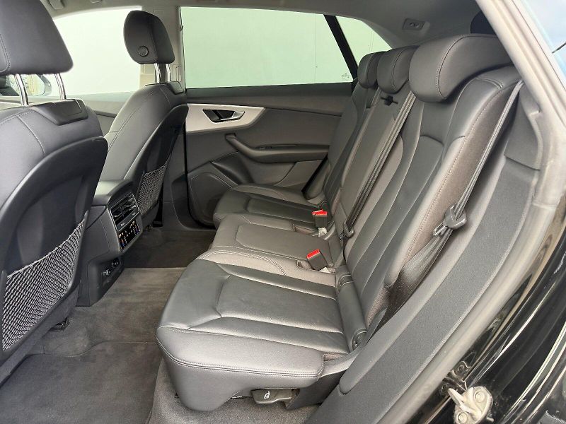 Audi Q8 (2021) 45 TDI 170kW Quattro - fotka 24 z 35