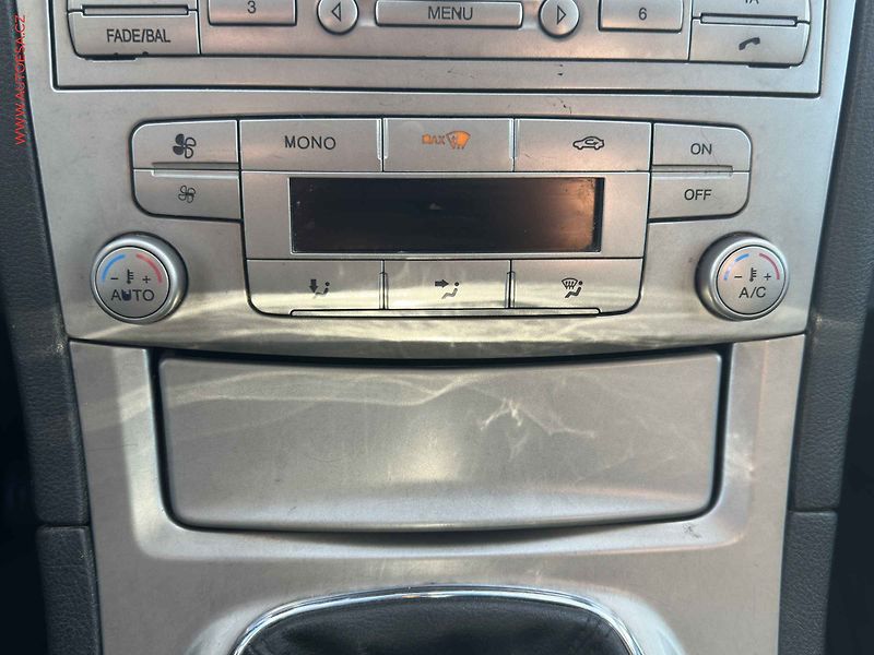 Ford S-MAX (2007) 1.8 TDCi, AC, tažné - fotka 14 z 17