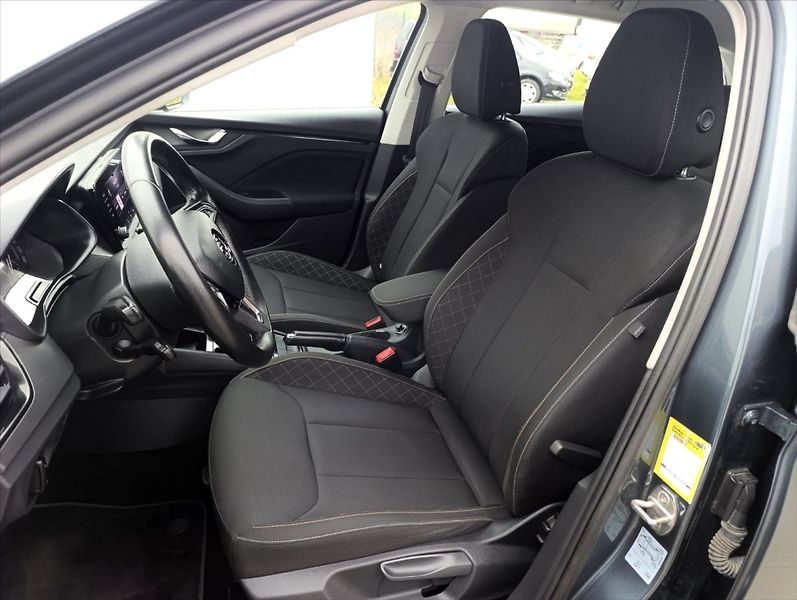 Škoda Scala 1,6 TDi DSG Ad.tempomat LED AL - fotka 13 z 36