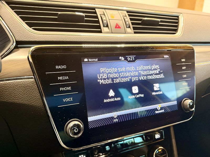 Škoda Superb 2.0 TSi 206 Kw DSG 4x4 Scout - fotka 11 z 32