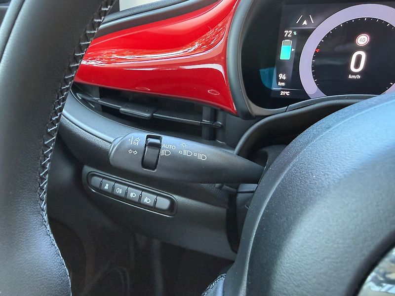 Fiat 500 (2023) RED 70kW Kamera - fotka 26 z 34