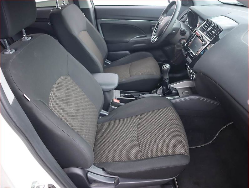 Mitsubishi ASX (2018) Elegance 1.6 MIVEC, Serv.kniha - fotka 9 z 17