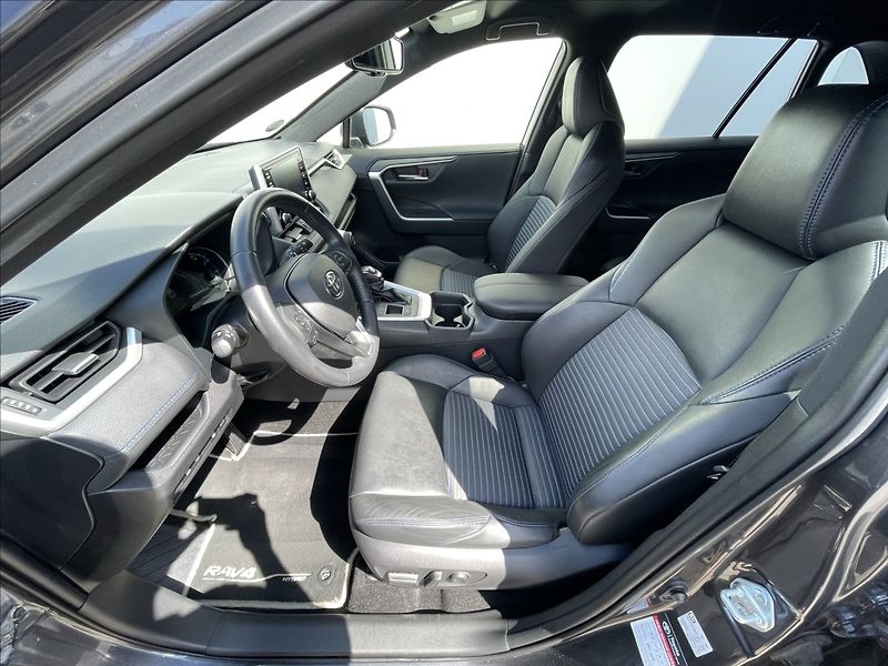 Toyota RAV4 2,5 Hybrid e-CVT Selection NAV - fotka 4 z 23