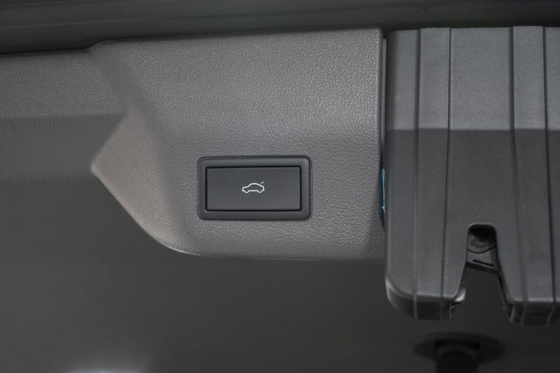 Volkswagen Multivan 2.0 TDI REZERVACE - fotka 45 z 47