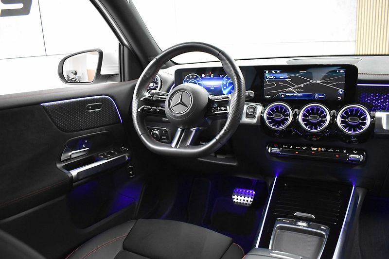 Mercedes-Benz EQB 300 66kWh*4MATIC*AMG*KAMERA*So - fotka 8 z 47