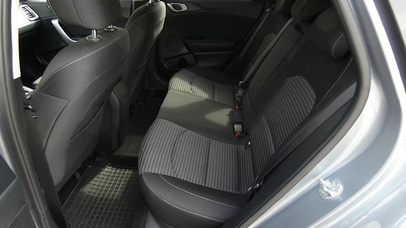 Kia Ceed 1.5 T-GDI 118kW SPIN - fotka 19 z 22