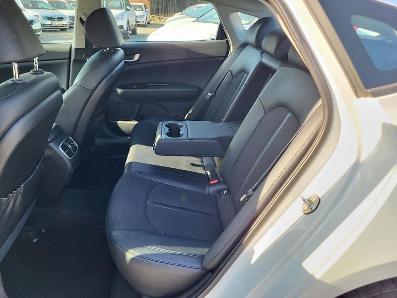 Kia Optima 1.7 CRDi 16V 104kW EXCLUSIVE - fotka 8 z 44